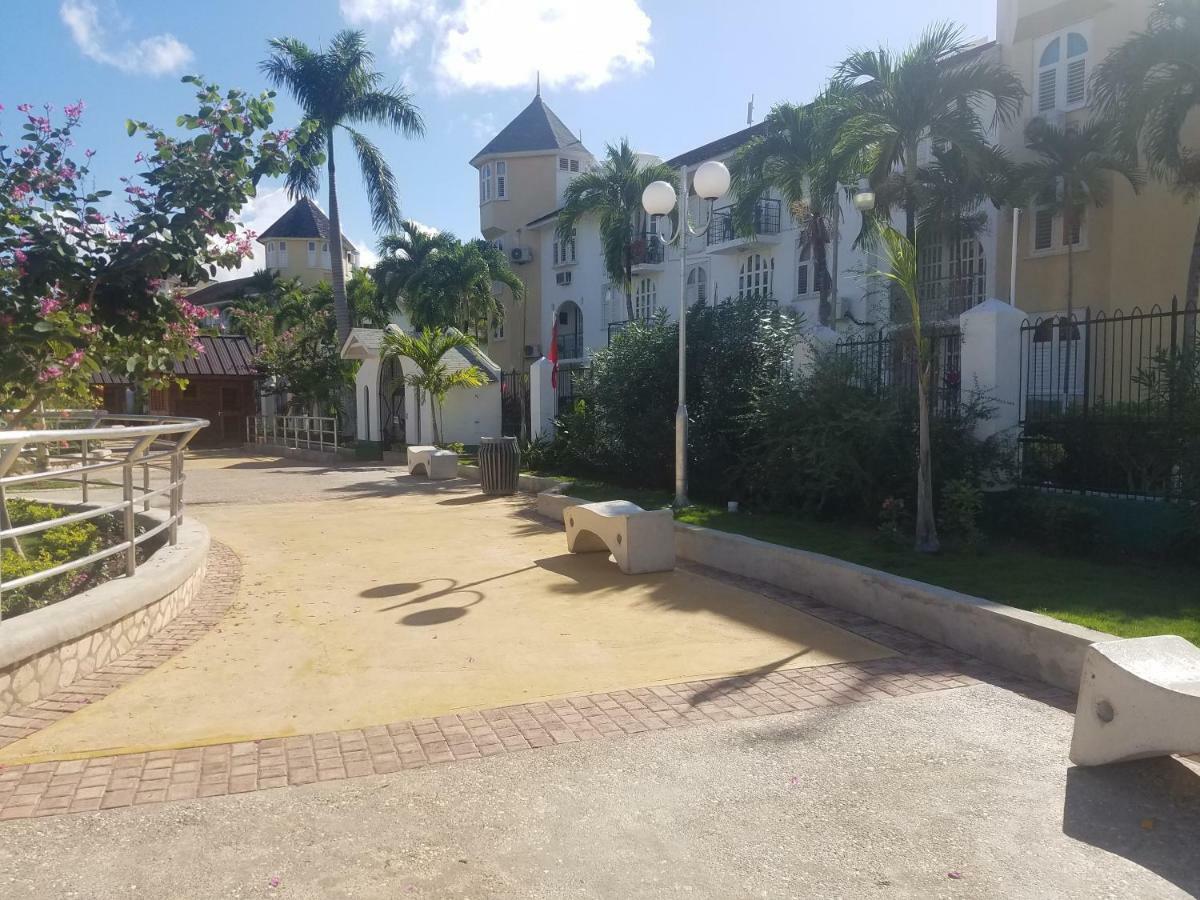 Rosi Ocean Sand Hotel Apt Ocho Ríos Exterior foto